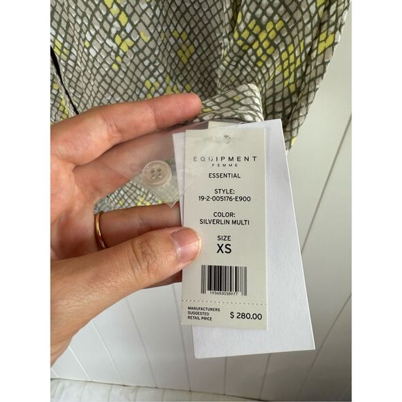 Equipment Femme Essential Silverlin Multi Snakeprint Geo Button-Down Top XS - Picture 7 of 12